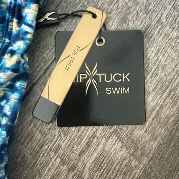 Nip Tuck Multifit Cup Joanne One-Piece Swimsuit- Size 4 - Picture 3 of 8